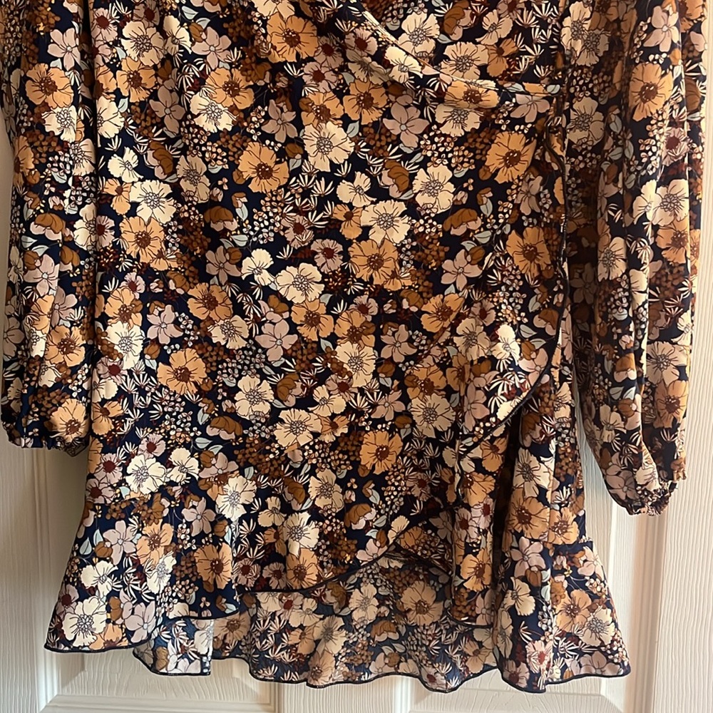Dress - Picture 2 of 2